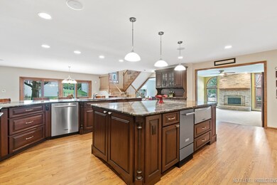 1032 Kristin Ct, Batavia, IL 60510 - photo 2