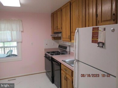 13115 Beaver Terrace, Rockville, MD 20853 - photo 5