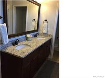 Master bath - plenty of room to get ready in the m