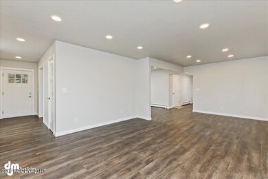 04-Living Room 20211103-DW-0675