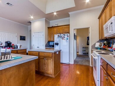 1905 NE 7th St, Moore, OK 73160 - photo 4