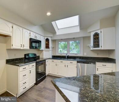 6866 Mclean Province Cir, Falls Church, VA 22043 - photo 2