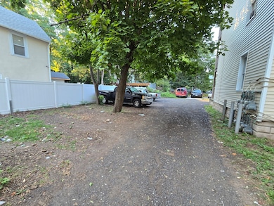 77 Hazel St, New Haven, CT 06511 - photo 4