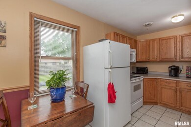 7407 N Oak St, Davenport, IA 52806 - photo 7