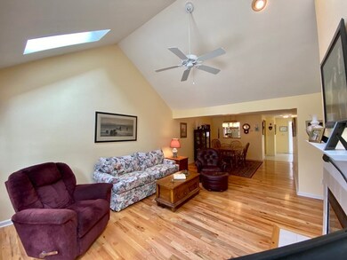 34 Oak Glen unit 34G, Yarmouth Port, MA 02675 - photo 5