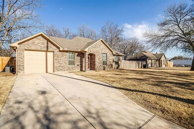 204 Gatrix Ave, Cleburne, TX 76033 - photo 2
