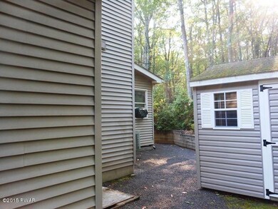 305 Forest Dr, Blooming Grove, PA 18428 - photo 3