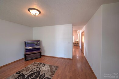 2608 SW Volcano Ave, Redmond, OR 97756 - photo 3