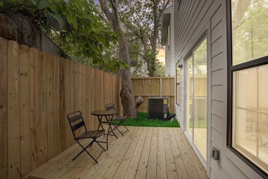 6747 Peerless St, Houston, TX 77021 - photo 2