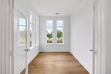 4031 Europa St, Houston, TX 77022 - photo 4