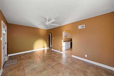 307 Davis Ave, Des Moines, IA 50315 - photo 5