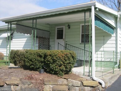 Have fun in the shade and sun! This covered Patio 