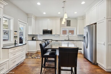 201 N Myrtle Ave, Elmhurst, IL 60126 - photo 7