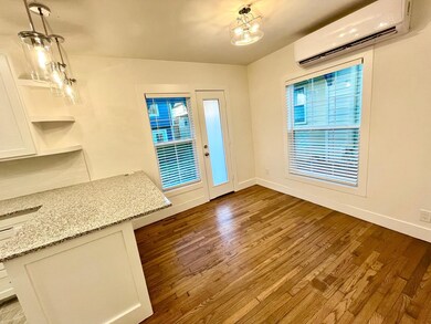 2006 Elmen St unit 1, Houston, TX 77019 - photo 4