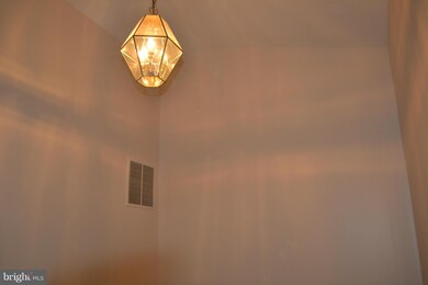 8569 Cabot Ct, Manassas, VA 20111 - photo 6