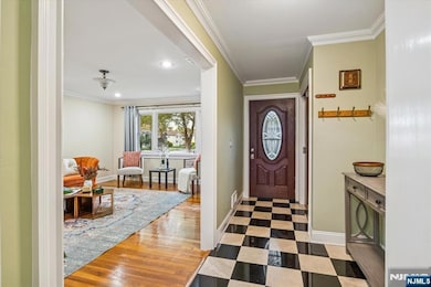 8 Hall Rd, Paramus, NJ 07652 - photo 5