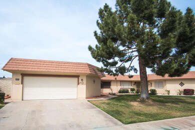 10562 W Pineaire Dr, Sun City, AZ 85351 - photo 2