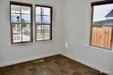 27 Hamilton Ave, East Wenatchee, WA 98802 - photo 3