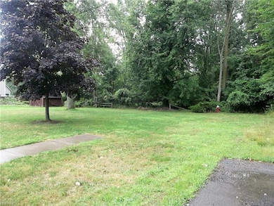 734 Robinwood Ave, Sheffield Lake, OH 44054 - photo 3