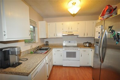 1633 NE 5th St, Moore, OK 73160 - photo 7