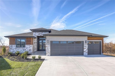 916 Savannah Ln, Greenwood, MO 64034 - photo 3