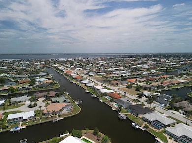 571 Belvedere Ct, Punta Gorda, FL 33950 - photo 2