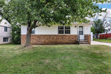 3227 Cameo Ln SW, Cedar Rapids, IA 52404 - photo 2