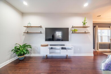 709 Reinhard Avenue-21
