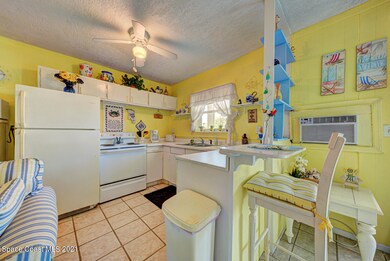 kitchen with breakfast bar