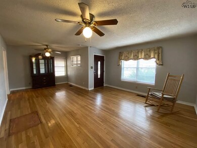 1521 Hursh Ave, Wichita Falls, TX 76302 - photo 2