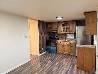 302 N Madrigal St, Roma, TX 78584 - photo 5