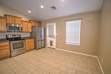 8669 S 261st East Ave, Broken Arrow, OK 74014 - photo 6