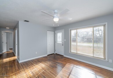 6116 Herron Ct, Louisville, KY 40229 - photo 7