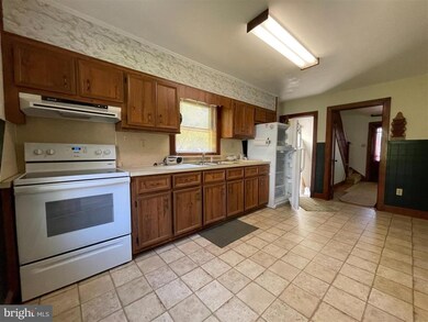 211 E North St unit FRONT, Waynesboro, PA 17268 - photo 5