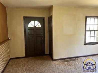 3022 SE Colorado Ave, Topeka, KS 66605 - photo 4