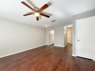 425 SW Thomas St unit B, Burleson, TX 76028 - photo 5