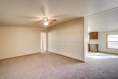 639 S Warner Dr-11