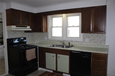 Kitchen (appliances included)