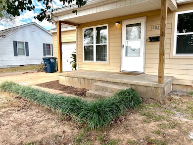 1202 Mark St, Shawnee, OK 74801 - photo 2