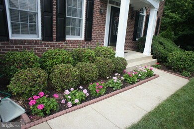 4302 Hollowstone Ct, Chantilly, VA 20151 - photo 5