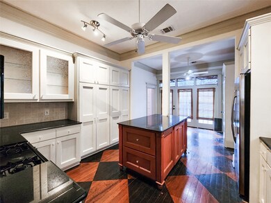 643 Cortlandt St, Houston, TX 77007 - photo 5