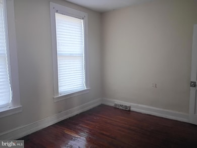 2529 Oswego Ave, Baltimore, MD 21215 - photo 6