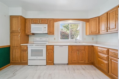 3709 Laurinda Dr, Cedar Falls, IA 50613 - photo 6