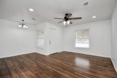 26 Penway St, Houston, TX 77022 - photo 2