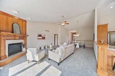 15142 Clearview Ln, Urbandale, IA 50323 - photo 6
