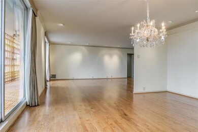 Dining toward living room