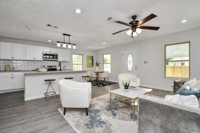 2213 Melbourne St, Houston, TX 77026 - photo 7