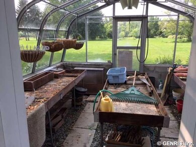 Exterior Back Your own greenhouse!
