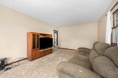 Lower Unit Living