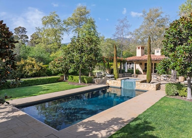 Pool & Guest House